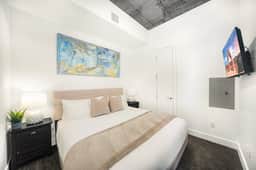 10th flr Beauty! Hot tub/Pking/Pool/Views!/Kg bed!