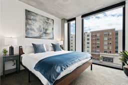 2bd/2ba Best style and location/Pool+spa/gym/pkg!
