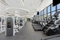 6th fl + Amenities! Parking| Pool|HotTub|Gym|Bowl!
