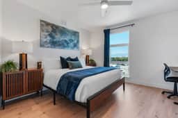 Amazing Deluxe 2BR Pool/Gym/Htub