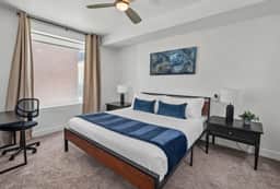 Central City Luxury-2BR/2BA Pool/Htub/Gym/Parking