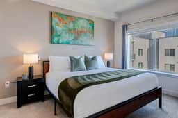 Convention Ctr 2BR/2BA Luxury Apartment Pool, HTub, Theatre