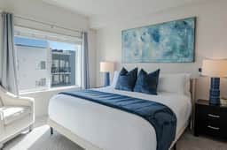 Convention Ctr 2BR/2BA Luxury Apartment Pool, HTub, Theatre