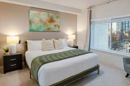 Convention Ctr Bespoke Beauty 2BD Pool/Gym/HtubPkg
