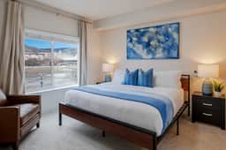 Convention Ctr Bespoke Beauty 2BD Pool/Gym/HtubPkg