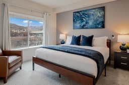 Convention Ctr Lux 2BR Pool,Htub,Gym,Theatre,Pkg