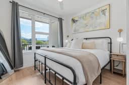 Deluxe Designer 1BR Gym/Pool/HTub
