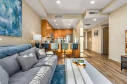 Downtown beauty - perfect location