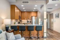 Downtown beauty - perfect location