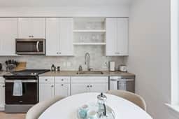 Downtown Luxury 1BD- Pool/Spa/Bowl/Golf/Gym/Parkng