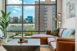 Exceptional 1BD/BA-PoolHotTubGymParking- Downtown!