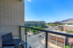 Impeccable1B\SaltPalace+Delta\PoolSpaGymPrkg+Views