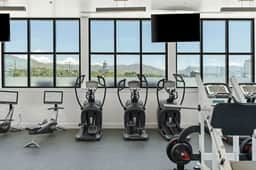 Luxury Downtown 1BR 1BA - Pool/Gym/Pkg/Bowls+More!