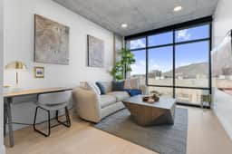 Perfect Dntwn Retreat- Convention Cntr- Amenities!