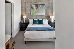 Premium Penthouse Luxury -Pool, Gym, Prkng, Views!