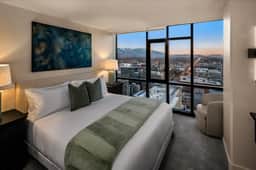 PremiumLux|Floor22|View!|PoolHotTubSauna|Parking