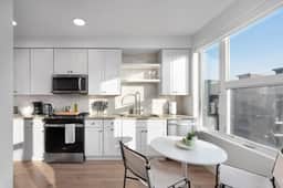 Vibrant 1BD 1BA w/Pool, Gym, HTub, Bowling + More!
