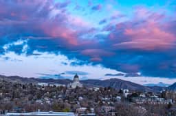 VIEWS! Capital! Year round POOL/Spa/Gym/Bowling!