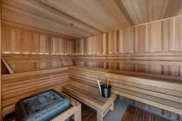 Pool+Spa+Sauna+Parking+Gym 1 KG/1BA- DWTN!