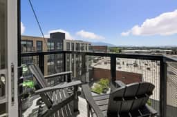 Pool|Spa|Sauna|Free Parking|Gym| King bed/1 Bath