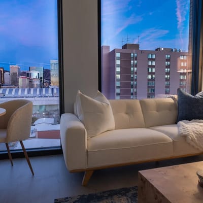 10th flr Beauty! Hot tub/Pking/Pool/Views!/Kg bed!