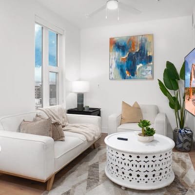 6th fl + Amenities! Parking| Pool|HotTub|Gym|Bowl!