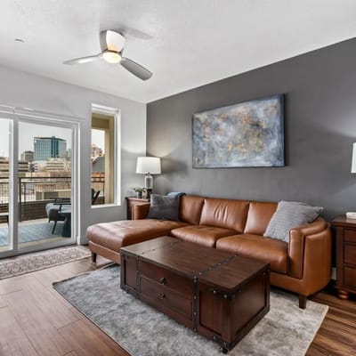 Beautiful, Opulent Central City 1BD1BA- Amenities!
