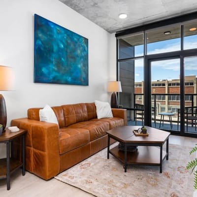 Downtown SLC Luxury 1BD / 1BA- Pool/HotTub 24hrGym