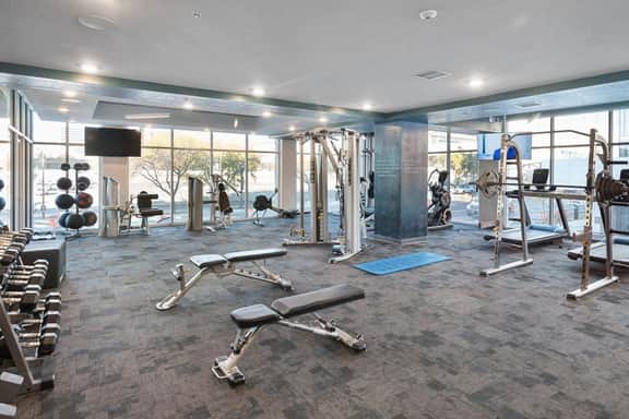 Convention Ctr Bespoke Beauty 2BD Pool/Gym/HtubPkg