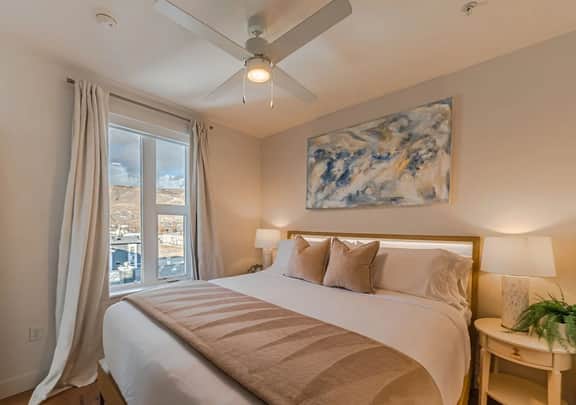Designer NEW 2BD 2BA Pool/Htub/Gym/Bowling