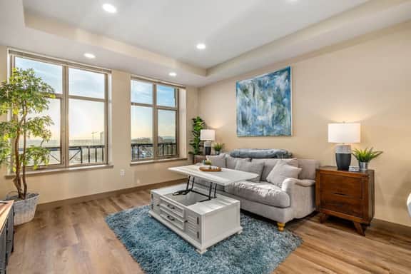 Downtown beauty - perfect location