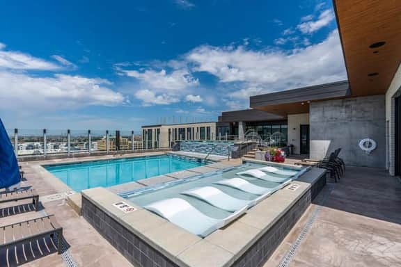 Exceptional 1BD/BA-PoolHotTubGymParking- Downtown!
