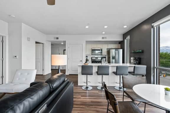 Gorgeous Central City 2BD / 2BA