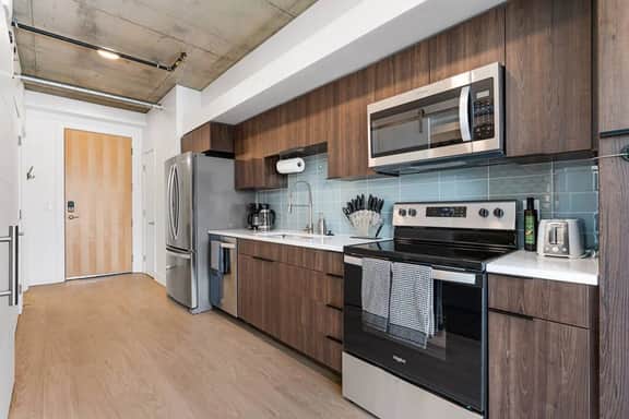 Gorgeous Downtown 1BD/1BA - BEST views + Amenities