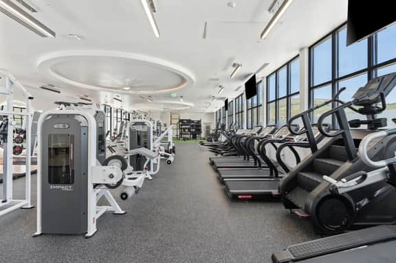 Incredible views! Pool,Gym,HTub