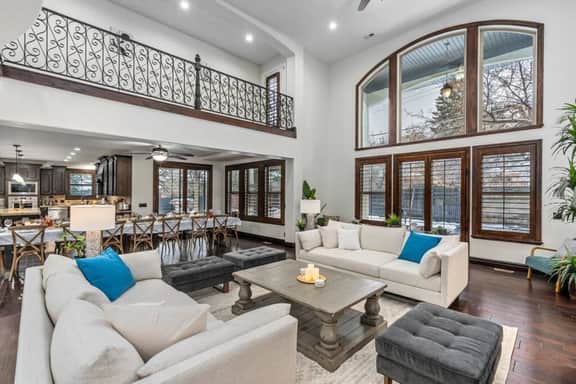 Olympus Luxury-Prime Location- HotTub+Theater+More