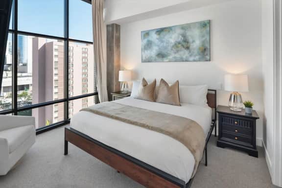 Premium Penthouse Luxury -Pool, Gym, Prkng, Views!