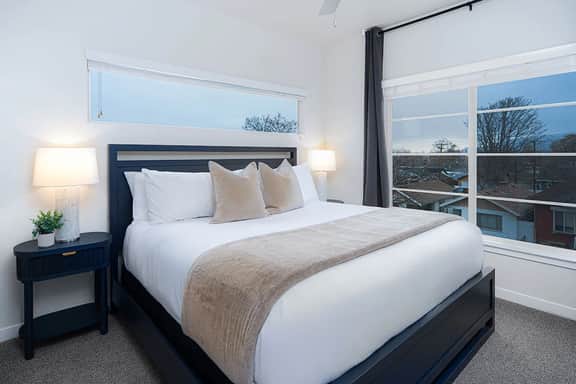 Sugarhouse Townhouse 2/kg bed 2.5/bth gym/garage