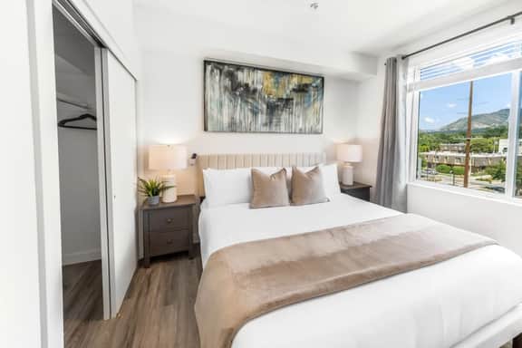 Sugarhouse! Mountain View 3BR, 2BA Gym, Parking