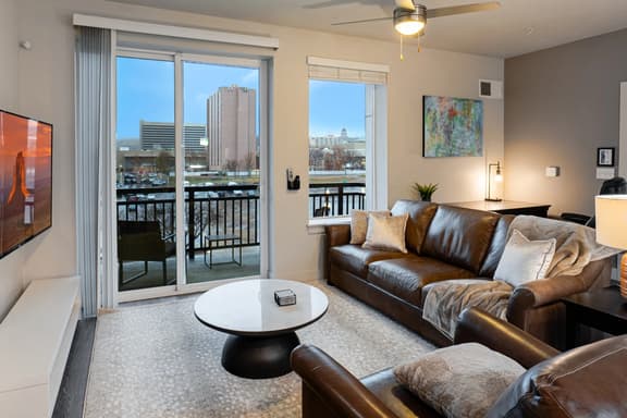 Convention Ctr Bespoke Beauty 2BD Pool/Gym/HtubPkg