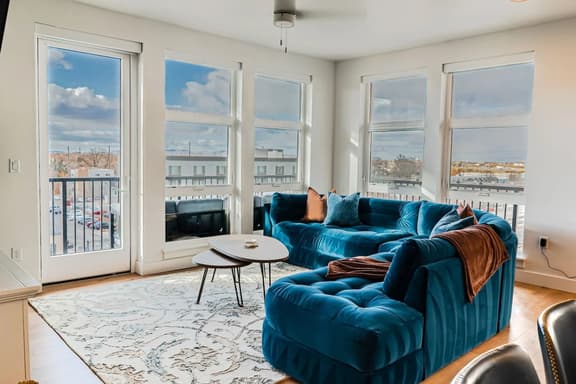 Designer NEW 2BD 2BA Pool/Htub/Gym/Bowling