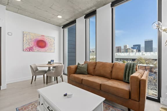 Downtown beauty-PoolHotTubGym-near SaltPalace-View