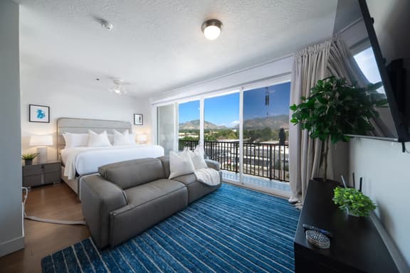 Sugarhouse - Panoramic Mountain Views! Studio!