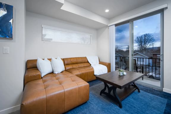 Sugarhouse Townhouse 2/kg bed 2.5/bth gym/garage