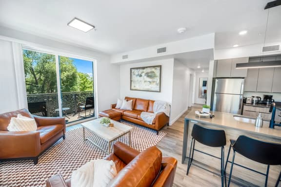 Sugarhouse! Mountain View 3BR, 2BA Gym, Parking